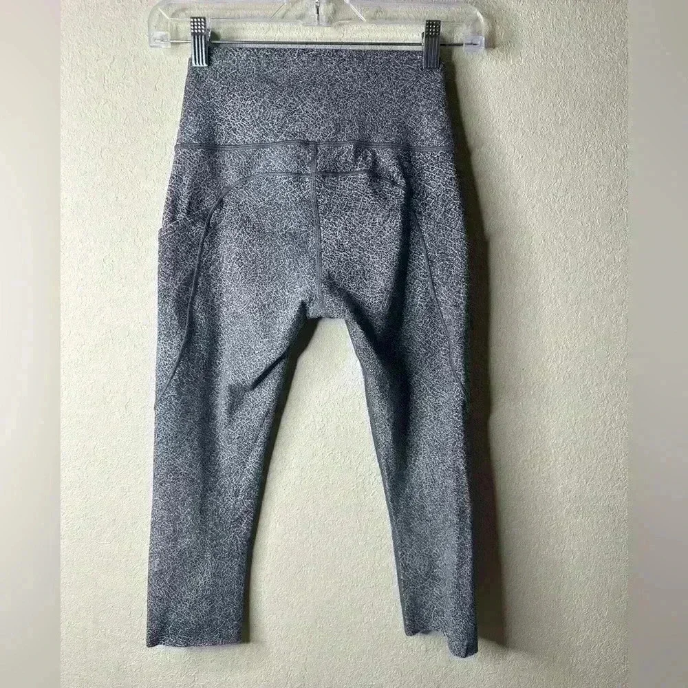Lululemon Fast & Free Crop 19” sz 4